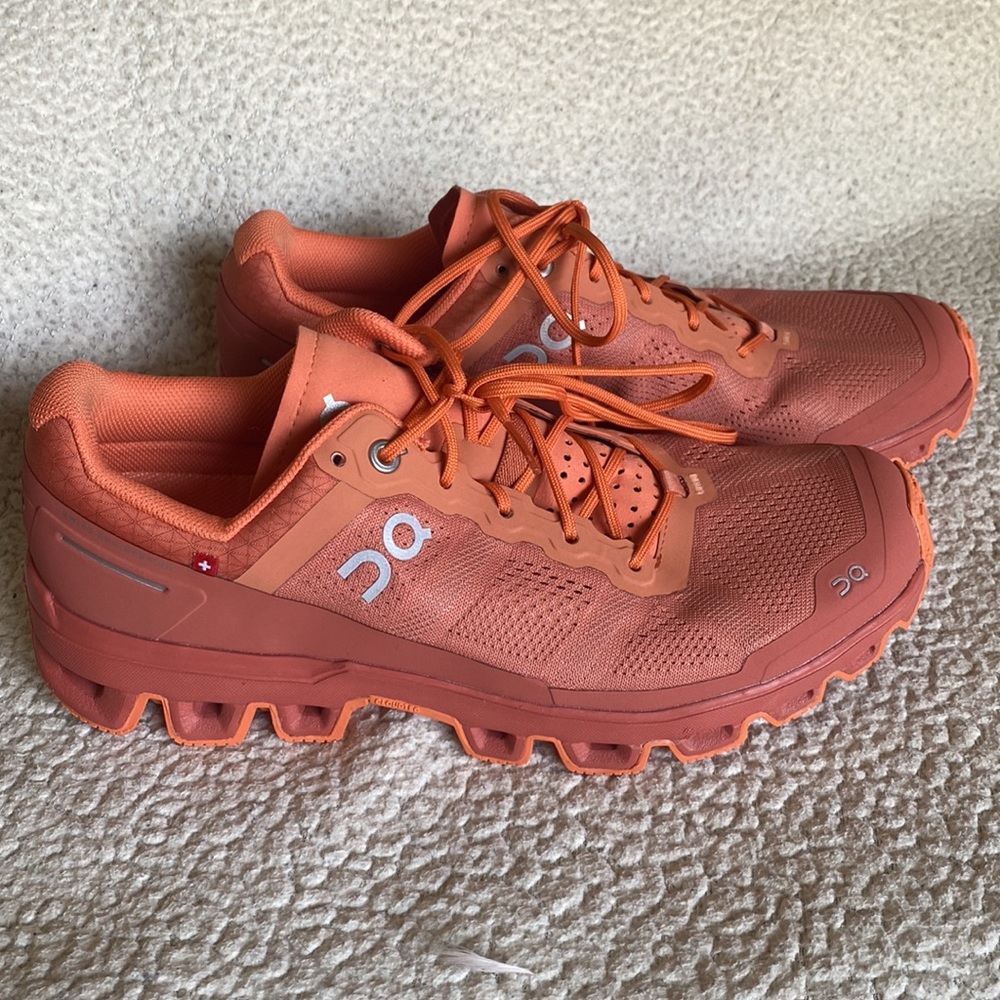 EUC On Running Cloudventure Shoes - 8.5
